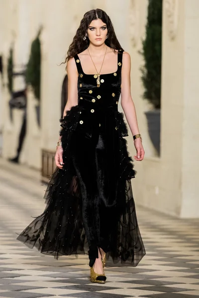 Look 57